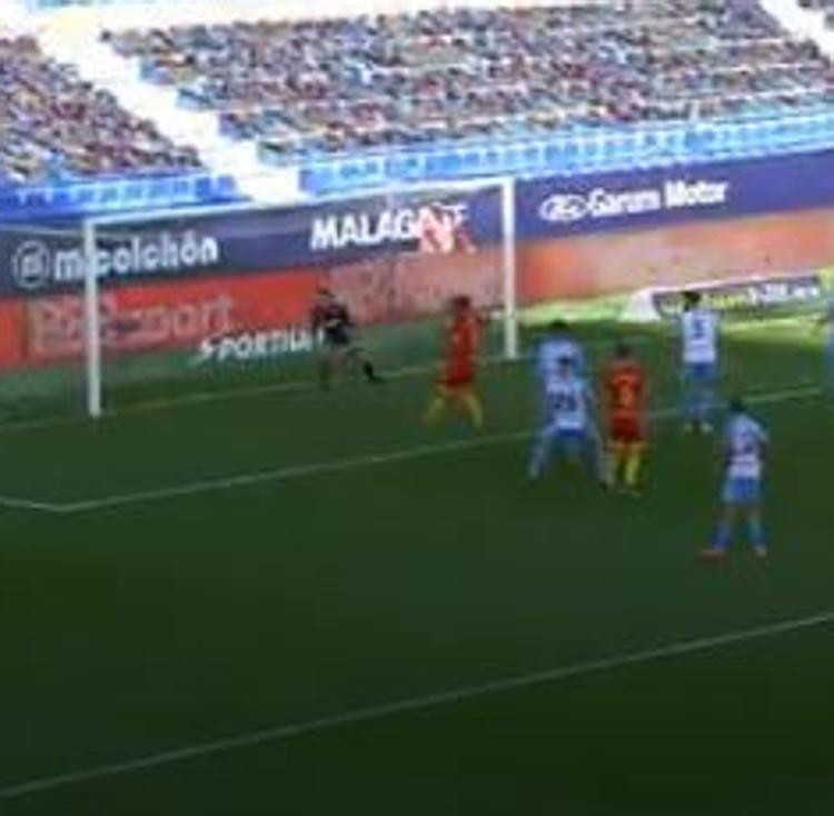 Vídeo: El Zaragoza gana en La Rosaleda y sale del descenso