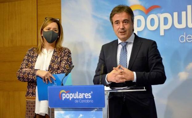 Movellán arremete contra Casares, Mazón y Del Valle, diputados que «han defraudado» a sus electores cántabros