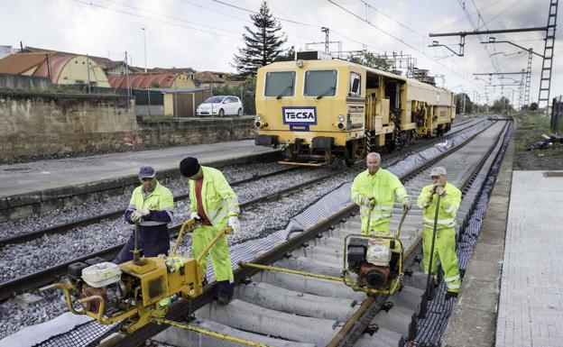 Los 300 trabajadores de Adif en Cantabria, llamados a seis días de paros parciales y a una huelga el 26 de marzo