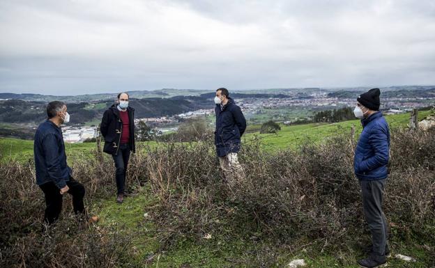 Torrelavega creará una red de miradores y zonas de descanso en la sierra del Dobra