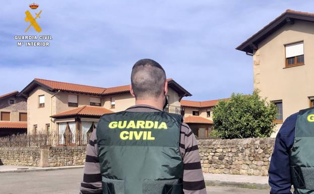 Detenidos dos menores por robar con fuerza en ocho viviendas de Cabezón de la Sal