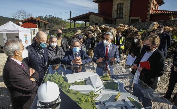 Primera piedra del Centro de Arte Rupestre de Puente Viesgo