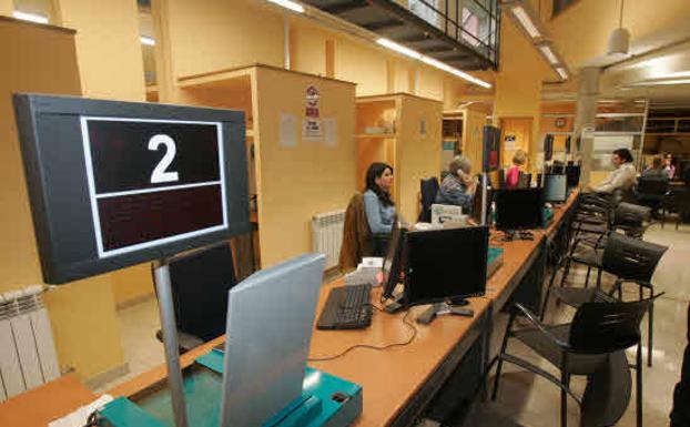 Huelga en las oficinas del DNI por colocar a agentes de la Policía a cubrir vacantes en puestos administrativos