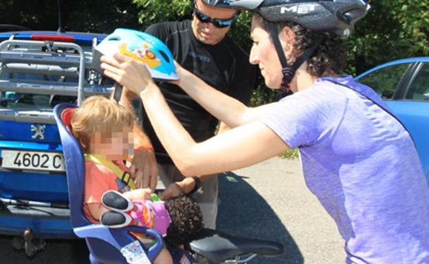 Cómo y cuándo puedo llevar a mi hijo conmigo en la bicicleta