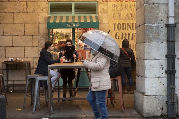 «El perjuicio a los hosteleros es incalculable, pero no se puede superponer a la salud»