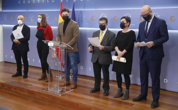 ERC, Bildu, Junts, PDeCAT, BNG y CUP plantan al Rey el 23-F