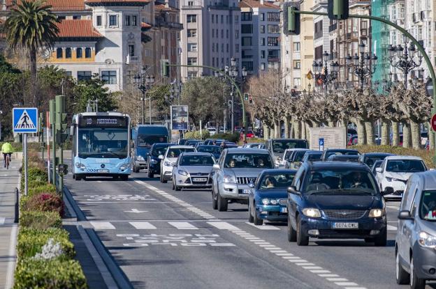 La retirada del carril bus pasa en un año del debate municipal al olvido