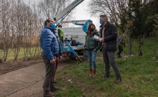 Enmedio instala cámaras para prevenir actos vandálicos en el Jardín Botánico de Nestares