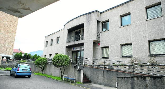 Cabezón contará con un millón de euros para trasladar la escuela de adultos al antiguo centro de salud