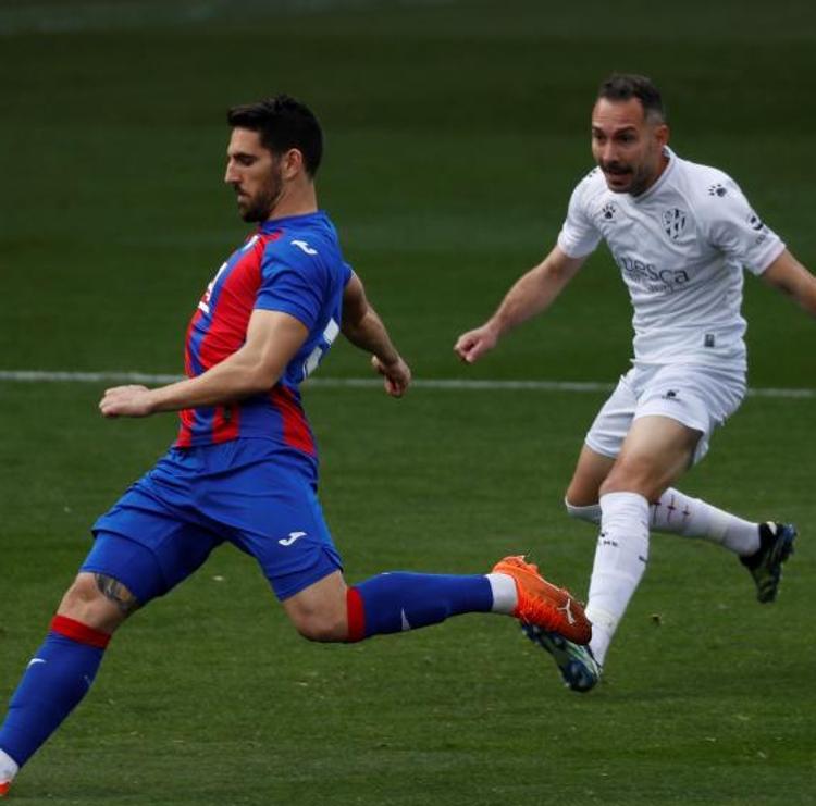 Vídeo: El Eibar amarga en un minuto al Huesca