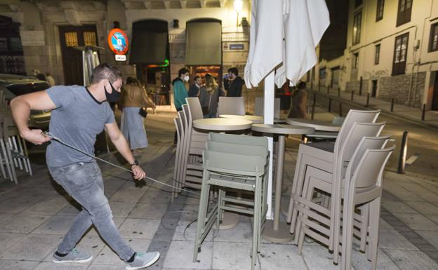 Cantabria reabre este miércoles la hostelería y estudia retrasar el toque de queda a las once