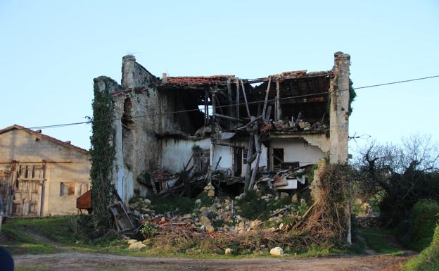 La casona rural montañesa La Chamberga está en riesgo de desaparición