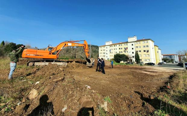 Comienzan las obras del aparcamiento del Barrio Covadonga en Torrelavega