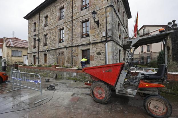 Obras Públicas subvencionará la primera fase de los trabajos en el Ayuntamiento de Cabezón