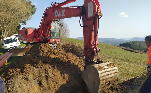 Obras Públicas realiza reparaciones y mejoras en Valle de Villaverde