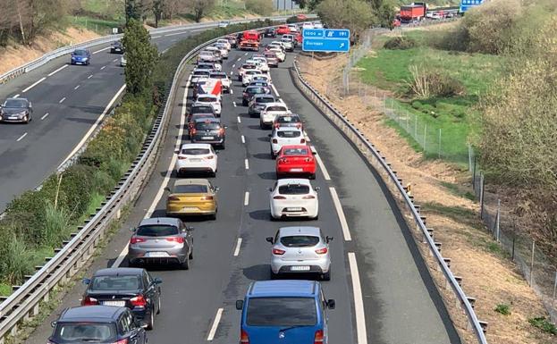 Hora y media de atasco en la A-67 por un accidente múltiple en Gornazo