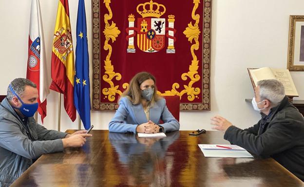 Quiñones reivindica ante los sindicatos la «hoja de ruta» del Gobierno de España en defensa de los trabajadores y las pensiones