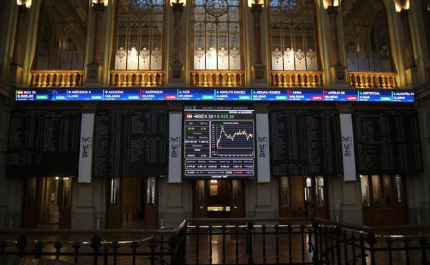 Un año del 'crash': el Ibex rebota un 33% desde la mayor caída de su historia