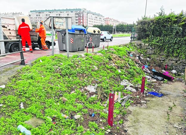 Un vertedero ilegal en la calle Alday vuelve a indignar a los vecinos de Camargo