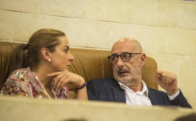 Marta García difunde el tuit de Toni Cantó en el que pedía la dimisión de Arrimadas
