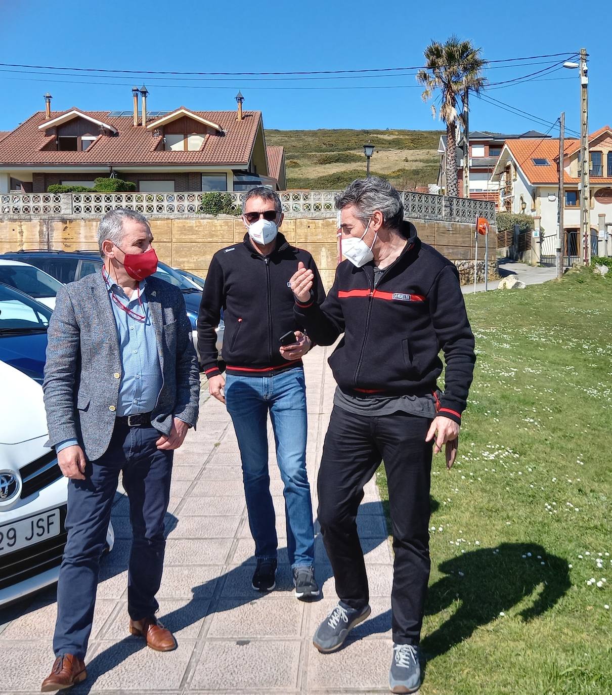 Escartín y Kiko García visitan Bezana para ultimar los detalles de la llegada de la etapa de la Vuelta