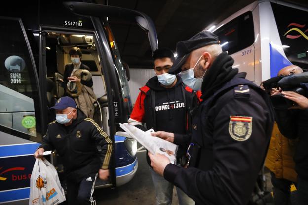 Controles policiales para cumplir el cierre perimetral: «Si no hay justificante, multa»