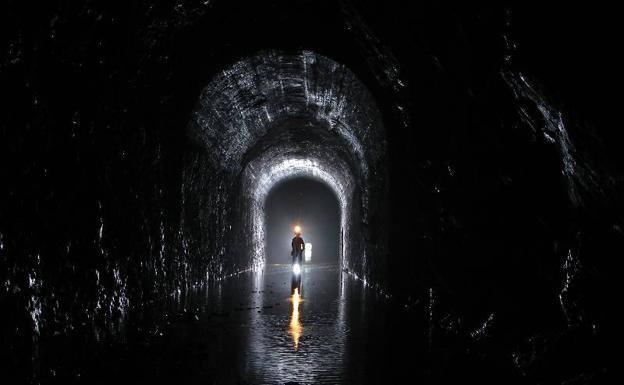 Proponen recuperar un túnel de 2 kilómetros para enlazar Castro y Bilbao en bicicleta