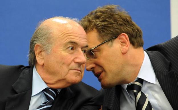 Blatter y Valcke, suspendidos seis años más por la FIFA