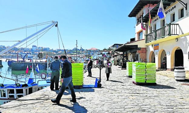 Los pescadores de Comillas denuncian que Puertos les ha abierto un expediente