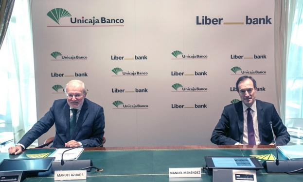 Liberbank y Unicaja dan mañana el último paso para ser el quinto banco de España