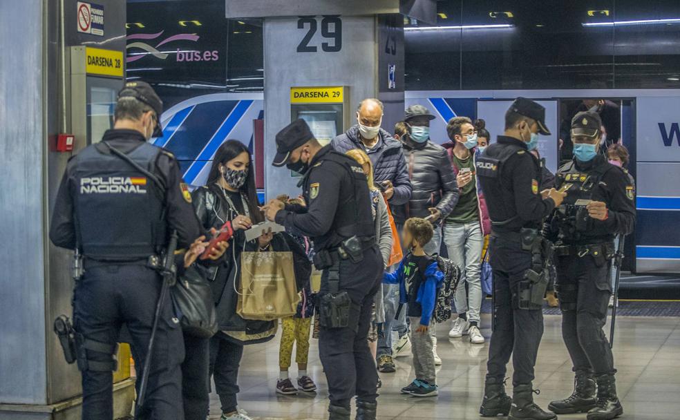 Pocos turistas y controles a la vista