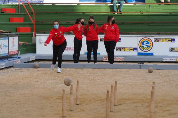 Torrelavega y Campoo de Yuso juegan el primer gran duelo de la Liga Bolos en Femenino