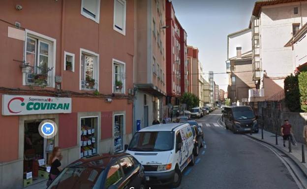 La Policía Local denuncia a los dueños de siete viviendas por hacer fiestas y a uno lo detiene por desobediencia grave