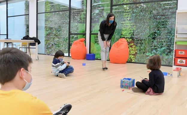 Inaugurada la ludoteca del centro cívico de Tabacalera para facilitar la conciliación durante las vacaciones