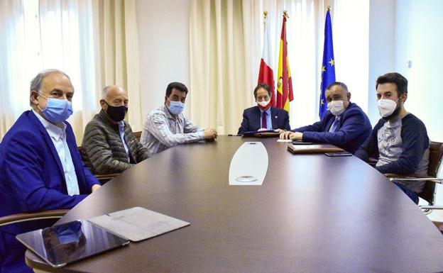 El PRC de Meruelo plantea a Obras Públicas construir un paseo peatonal entre San Mamés y Alvareo