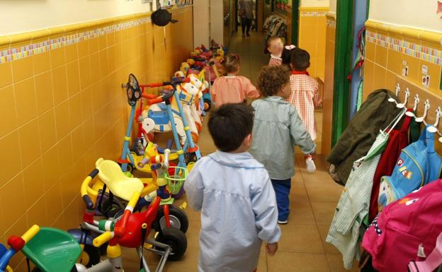 El plazo para solicitar becas de guardería para niños menores de dos años en Torrelavega finalizará el día 16