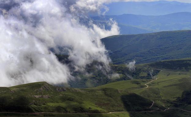 «No vamos a dar ninguna licencia municipal para instalar eólicos en nuestros montes»