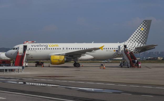 Vueling conectará este verano el aeropuerto Seve Ballesteros con Murcia