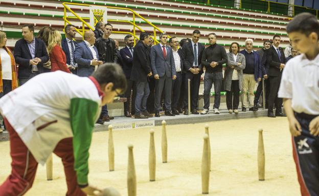 Juventudes Regionalistas pide a Educación que incluya los bolos en el currículo formativo de los colegios