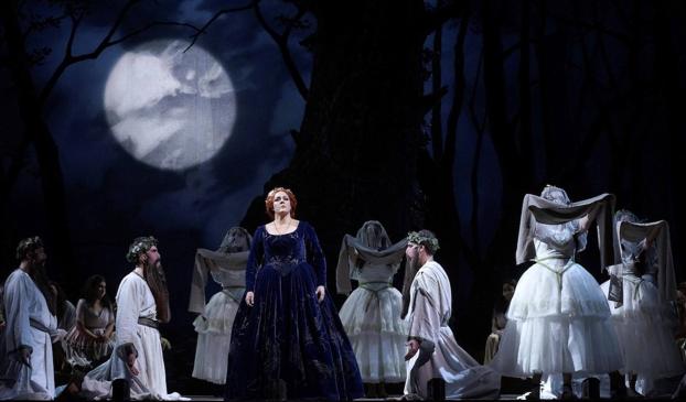 Uribes afirma que «la cultura es segura» tras varios contagios en los ensayos del Teatro Real