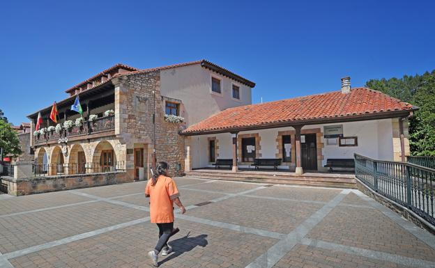 El Ayuntamiento de Alfoz de Lloredo destina 25.000 euros a ayudar a los autónomos y pymes del municipio