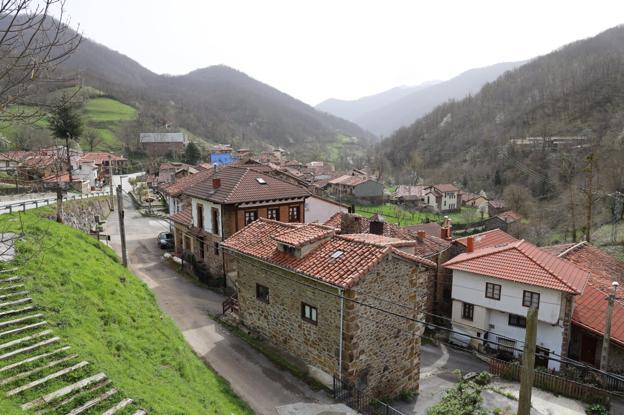 Camaleño pondrá en marcha un servicio de tren turístico entre Espinama y el refugio de Áliva