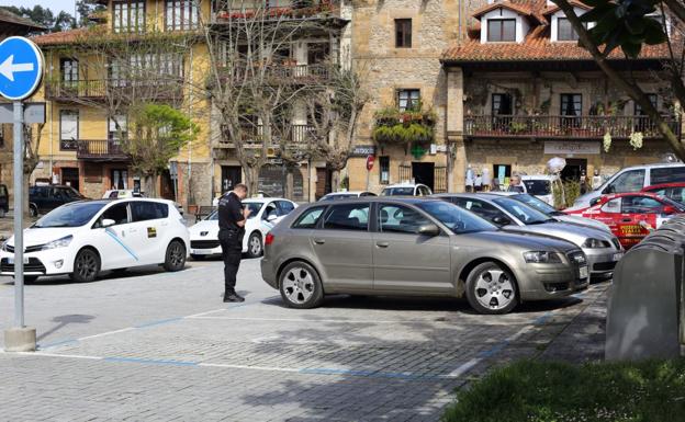 Comillas cobrará por aparcar en el casco urbano en verano