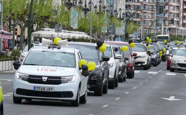 Una protesta de interinos vuelve a tomar el centro de Santander para hacerse oír por las Administraciones