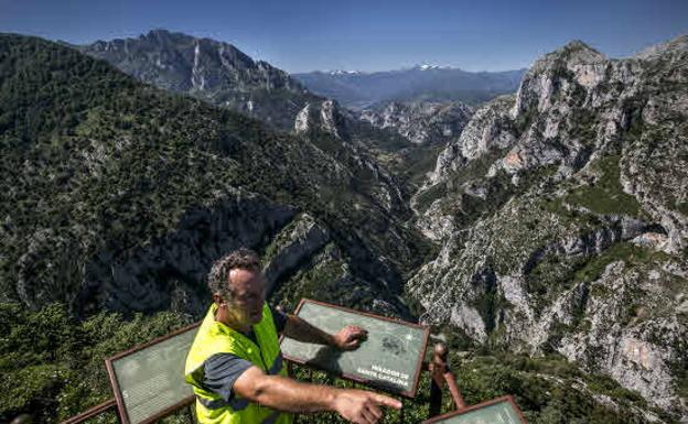 La Consejería de Presidencia estudiará acometer la renovación del entorno del mirador de Santa Catalina
