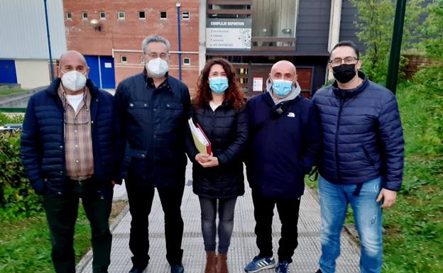 Comillas instala una carpa gigante en el exterior del polideportivo para continuar con la actividad deportiva