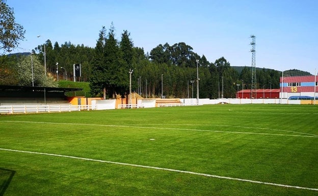 Nuevo paso en el acondicionamiento del campo de fútbol de Vallegón, en Sámano