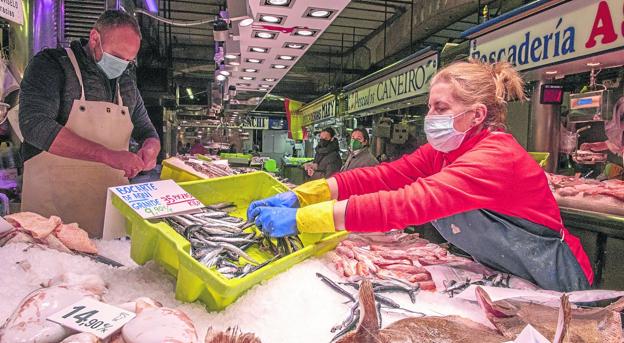 El bocarte se encarece hasta un 250% en el viaje de la lonja hasta la pescadería