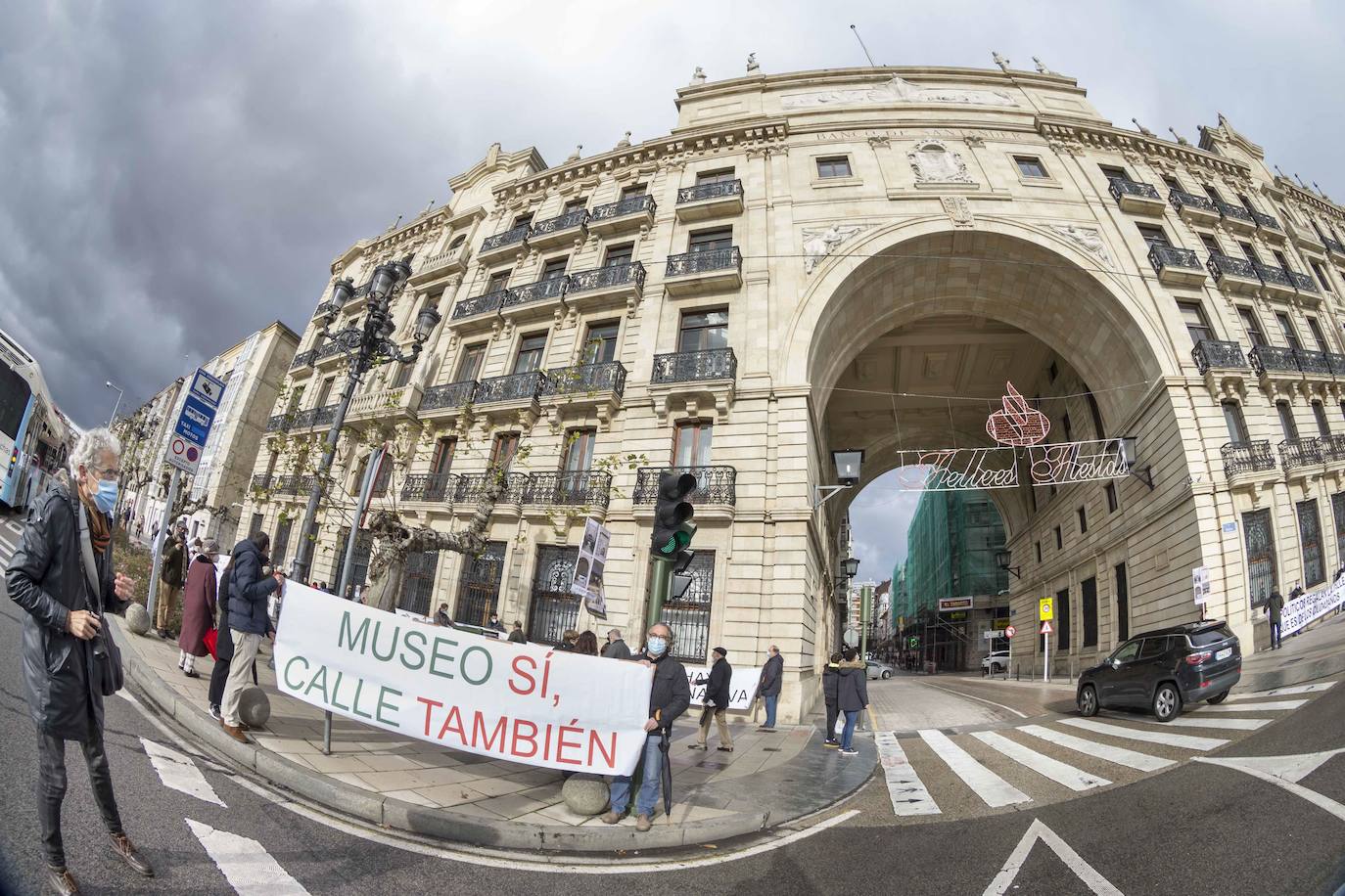 El paso por el arco del Banco Santander se cerrará este martes