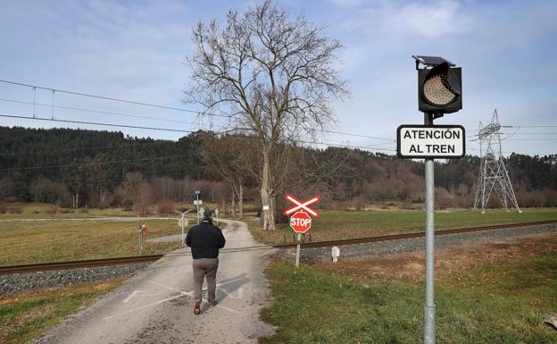 El Gobierno y Adif avanzan en la supresión de 17 pasos a nivel de Cantabria con un protocolo de actuación prioritaria
